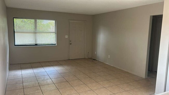 Foto del edificio - Stunning Updated Home with Large Fenced Yard