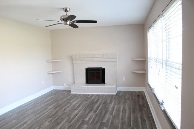 Building Photo - 1144 Ideal Dr