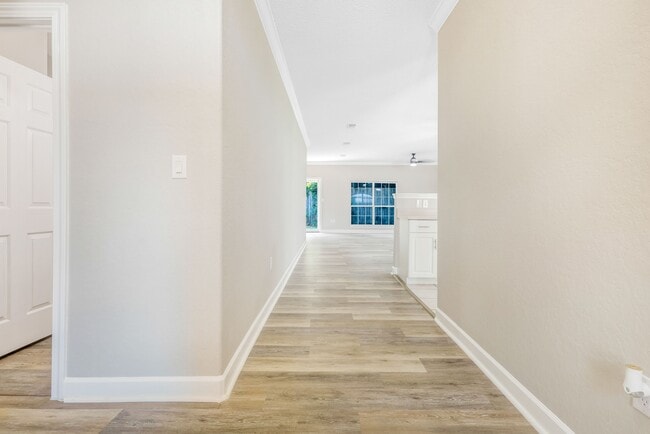 Building Photo - 5931 Hermitage Dr