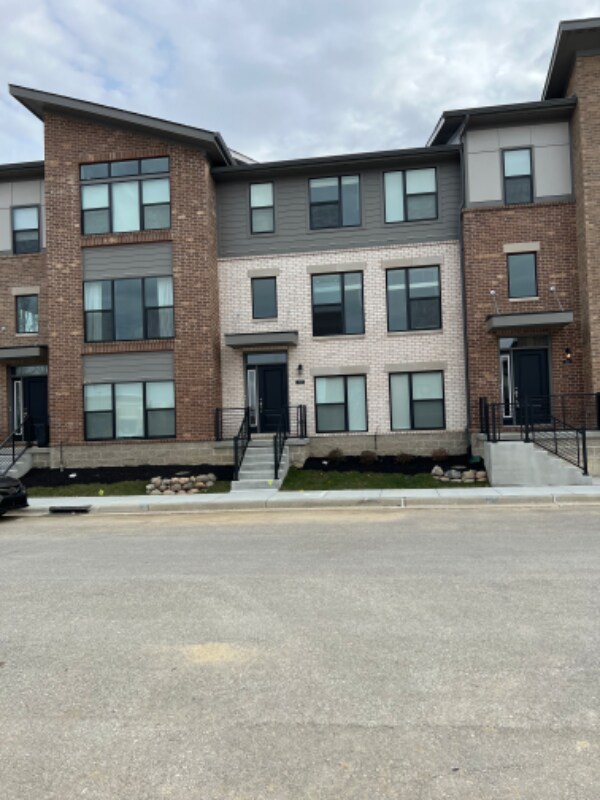 677 Golborne St, Carmel, IN 46032 Townhome Rentals in Carmel IN