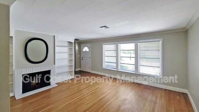 Building Photo - 1409 21st St W