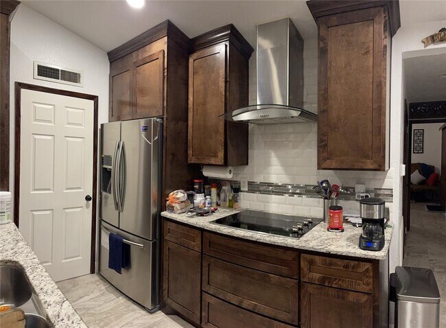 Foto del edificio - 5609 Hollow Pines Dr