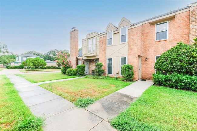 Building Photo - 3004 Beecave Dr