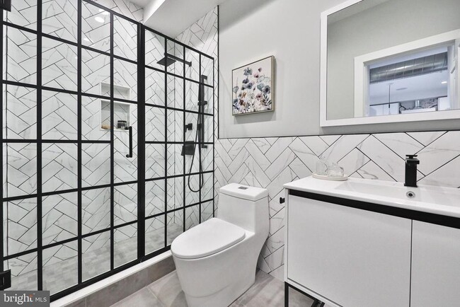 Building Photo - 1612 Cambridge St