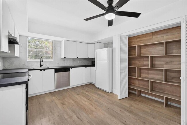Foto del edificio - 14452 Reuter Strasse Cir