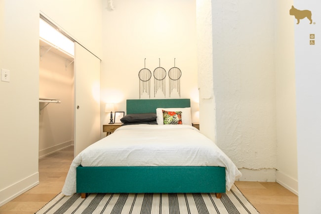 Building Photo - 33 E Adams St