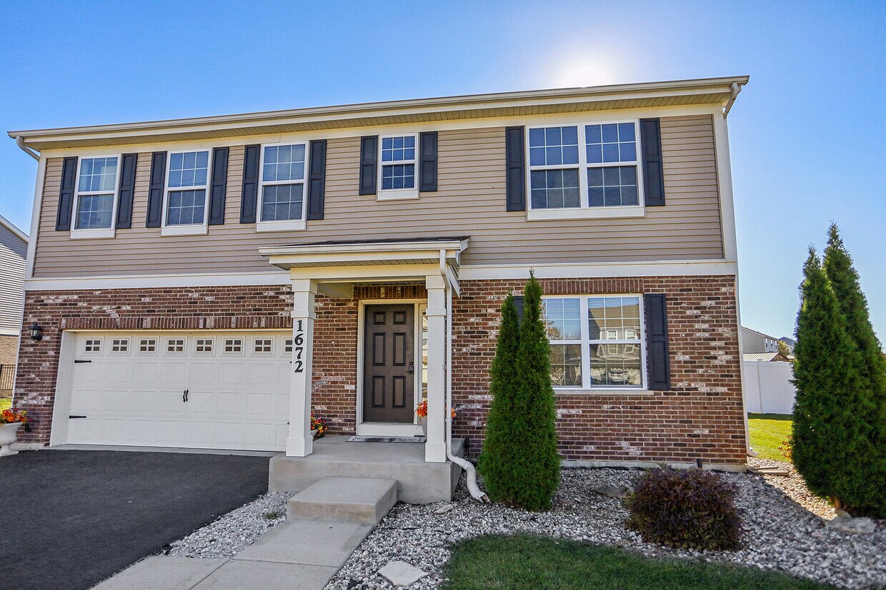 Primary Photo - 1672 Glenbrooke Ln