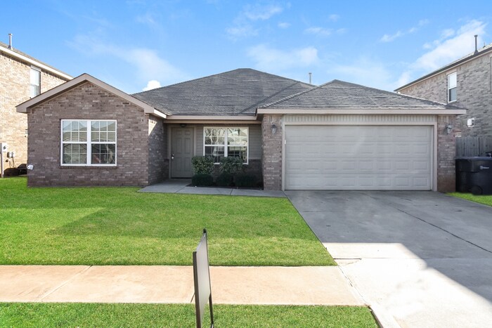 Primary Photo - Inviting 4 bed 2 bath home!