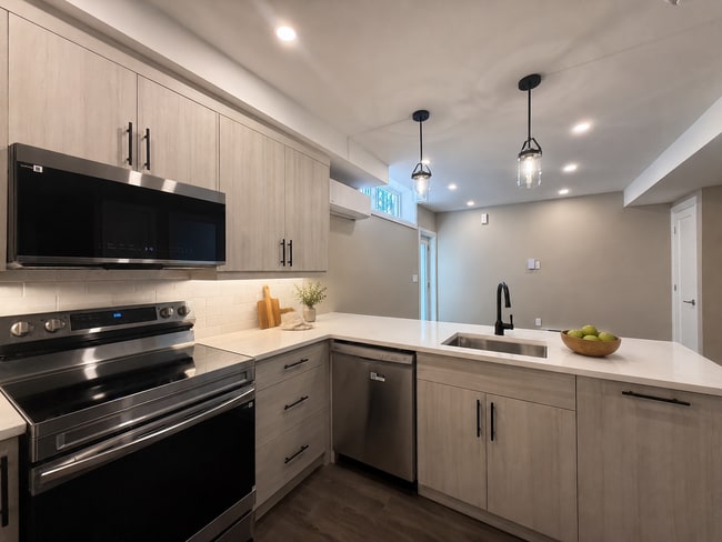 Building Photo - 267 Rockledge Dr