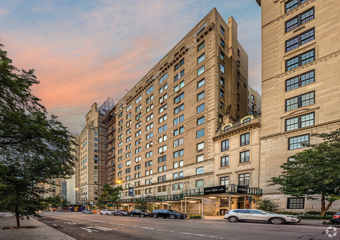 Vista desde la calle - 1035 Fifth Ave