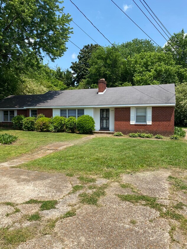2218 N Highland Ave, Jackson, TN 38305 House Rental in Jackson, TN