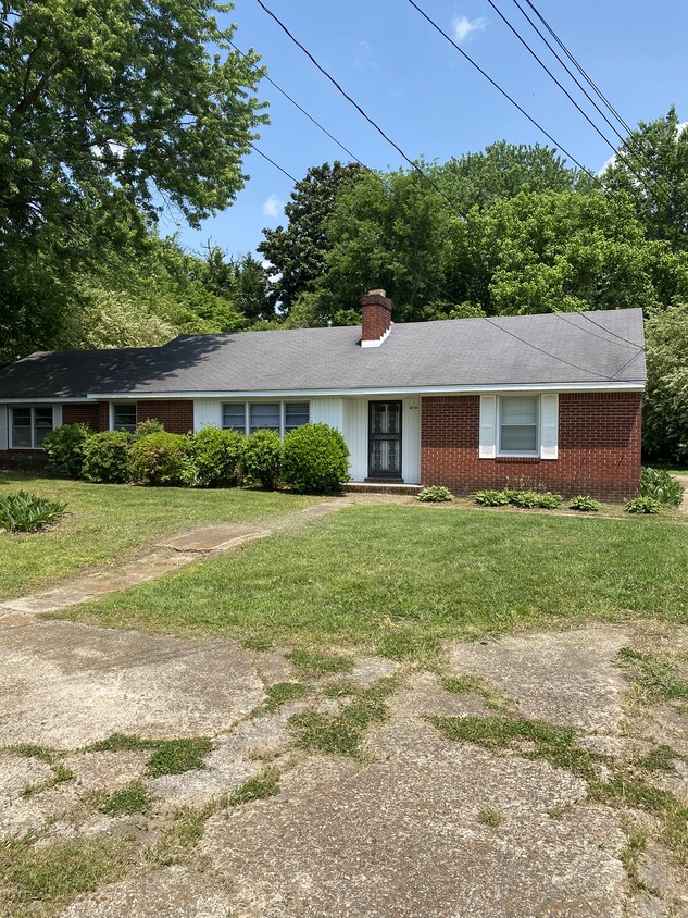 2218 N Highland Ave, Jackson, TN 38305 House Rental in Jackson, TN