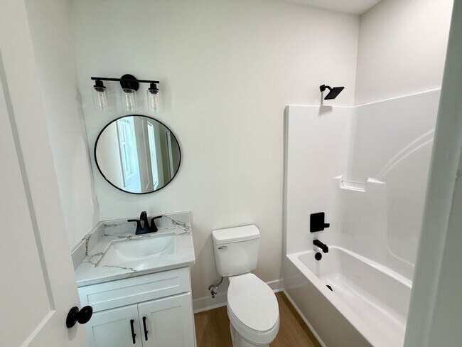 Foto del edificio - CHARMING COTTAGE AVAILABLE AUGUST OR JULY 2026!