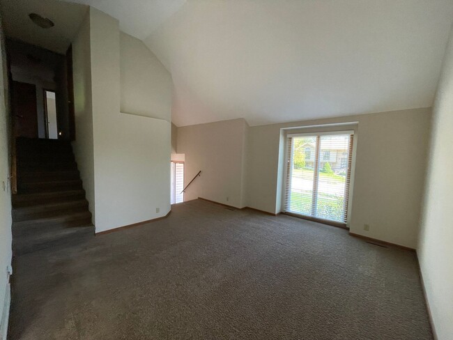 Building Photo - 3413 Scott Dr