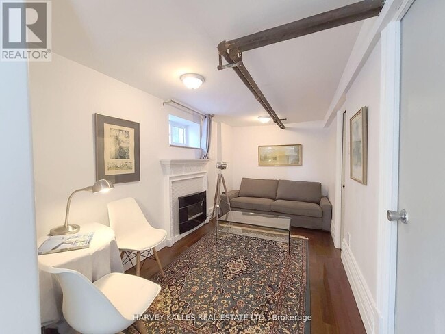 Building Photo - 27 Hiawatha Rd