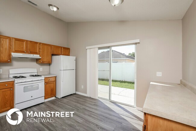 Foto del edificio - 8757 Claiborne Ct