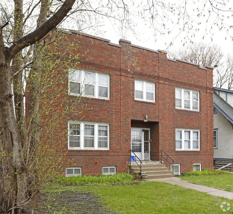 Building Photo - 1863 Grand Ave