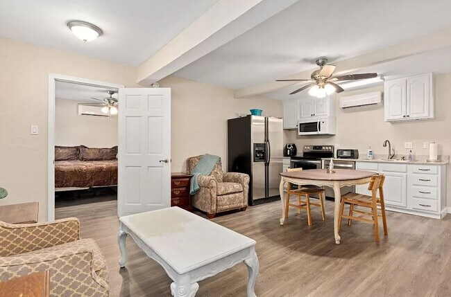 Foto del edificio - 2220 Timber Creek Trl