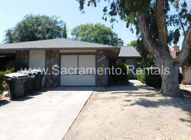 Foto del edificio - Very Nice Foothill Farms 2bd/1ba Duplex wi...