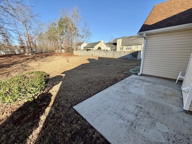 Building Photo - 204 Jessie Ct