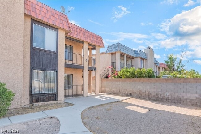 Building Photo - 2257 Exeter Dr