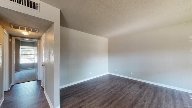 Foto del edificio - 3800 E 29th St