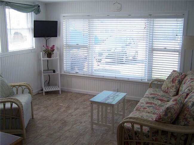 Foto del edificio - 13 Angell Rd