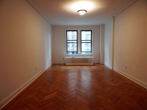 Foto principal - 685 W End Ave