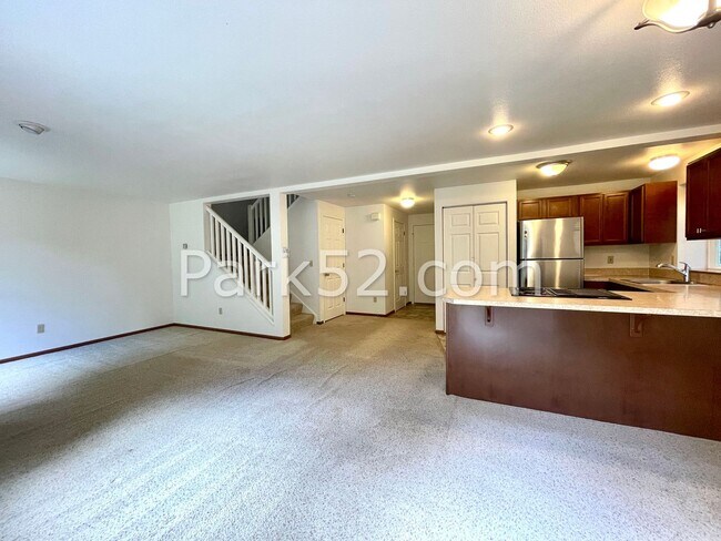Foto del edificio - 14309-14311 44th Ave Ct NW