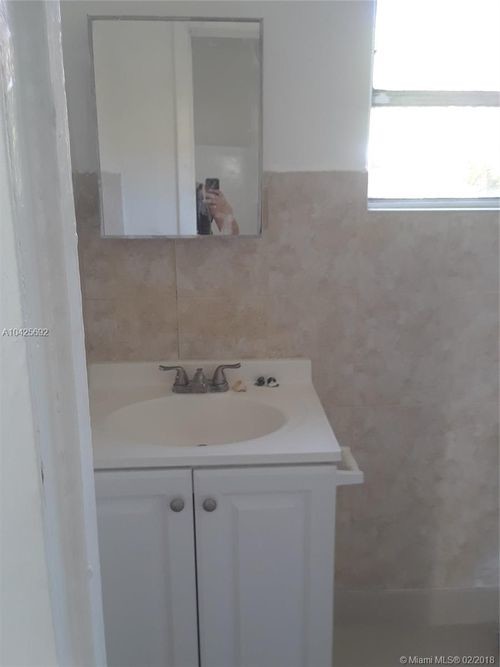 Foto del edificio - 1177 NW 30th St