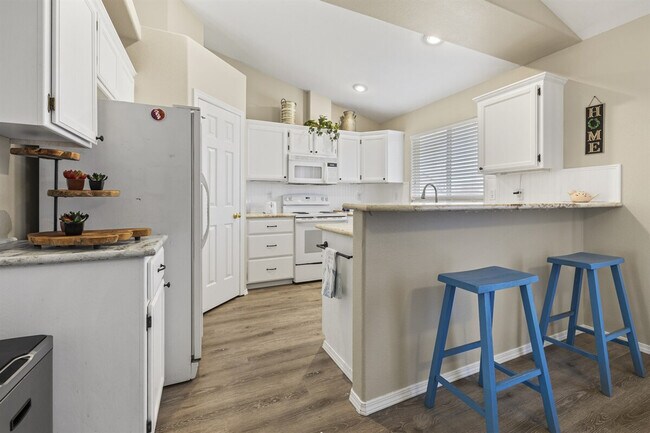 Building Photo - 7302 Bay Meadows Dr