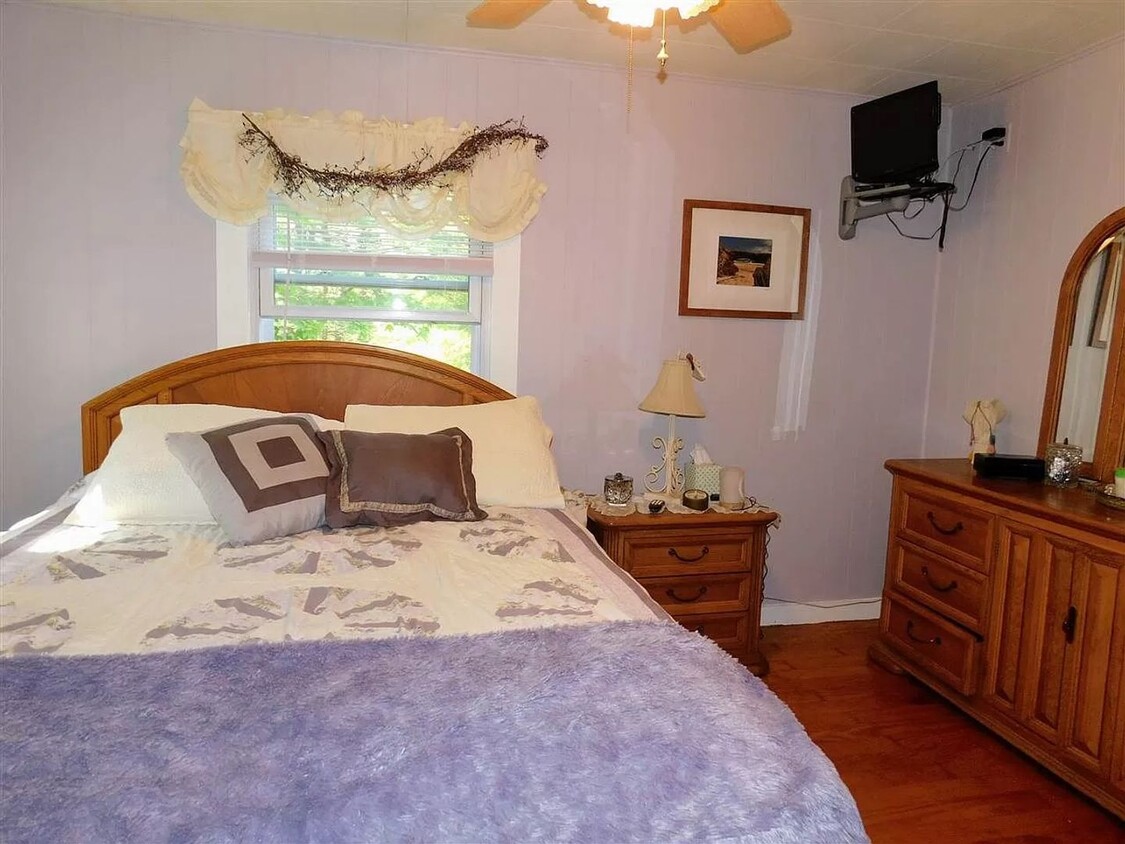 Foto principal - **WINTER RENTAL** 2 Bedroom Ranch - Your W...