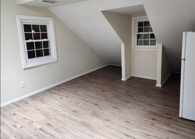 Foto del edificio - 311 E 6th Ave