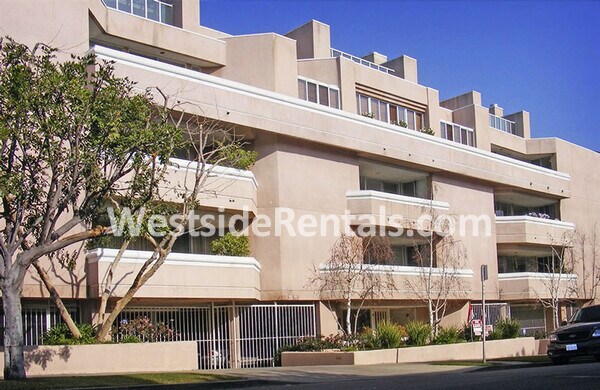 Building Photo - 10647 Wilkins Ave