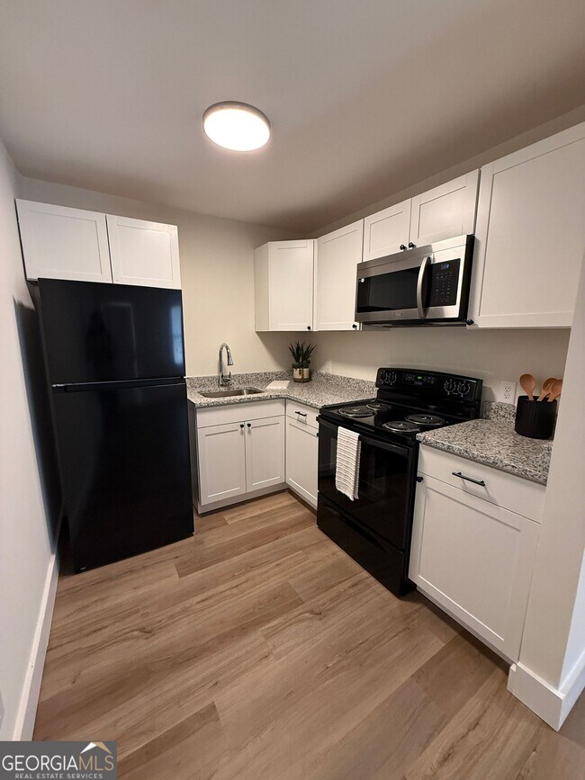 Foto del edificio - 1020 College Ave