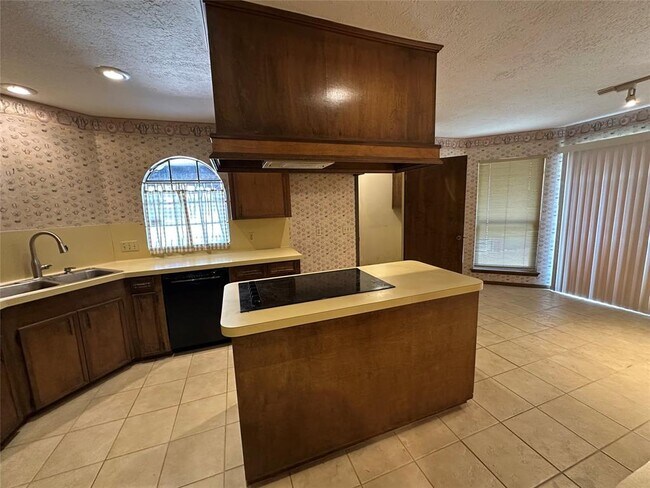 Foto del edificio - 7310 Treewater Dr