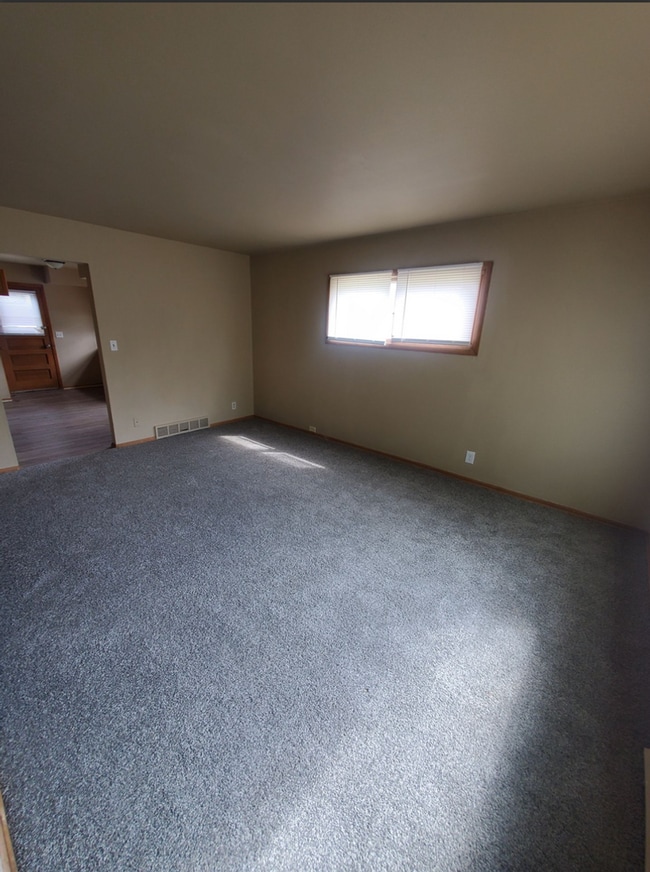 Building Photo - 4808-4810 W Mill Rd. (Townhouse)