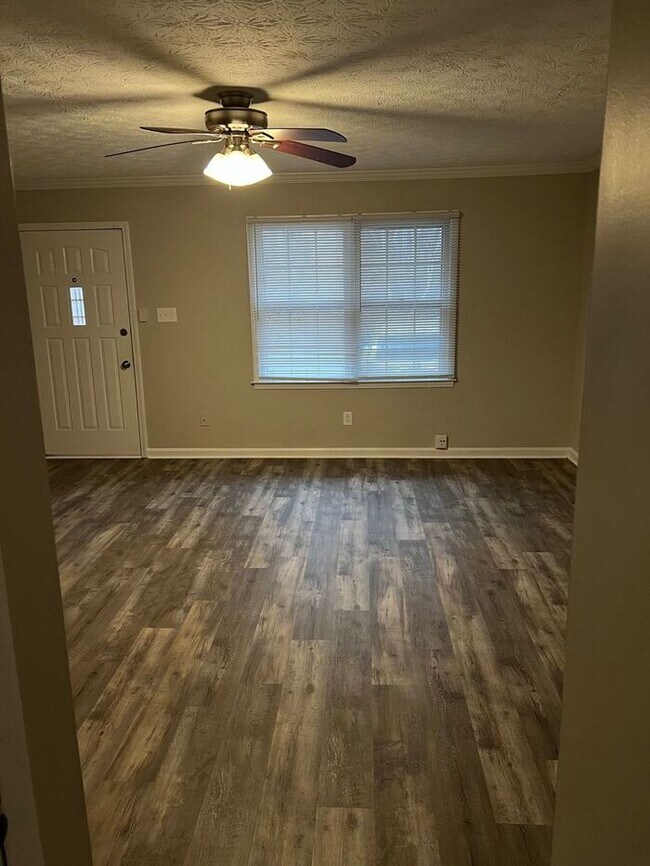Foto del edificio - !!!WARNING: AVOID SCAMS CONFIRM RENTAL AT ...