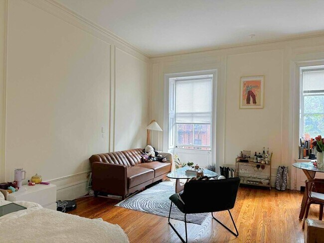 Foto del edificio - 107 Beacon St