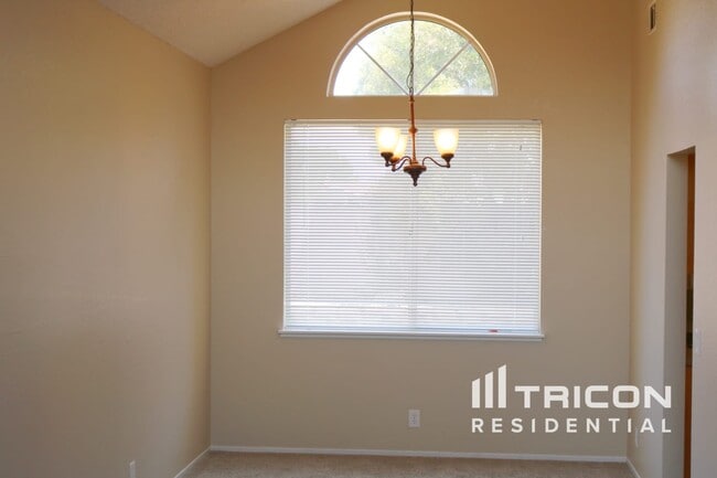 Building Photo - 1056 Armsby Way