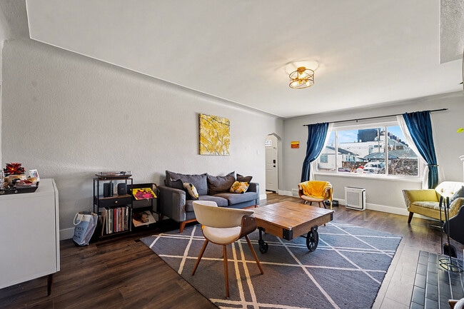 Building Photo - 3030 Monroe St