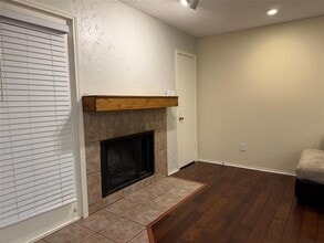 Building Photo - 2301 Basil Dr