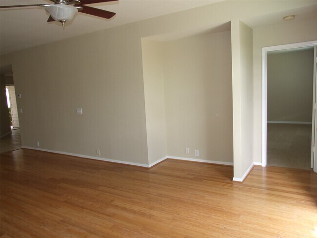 Foto del edificio - 410 Cypresswood Haven