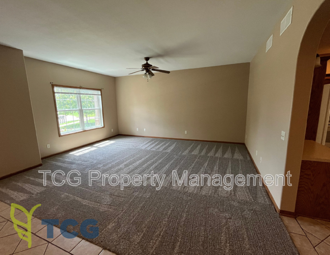 Foto del edificio - 2323 Liberty Ln