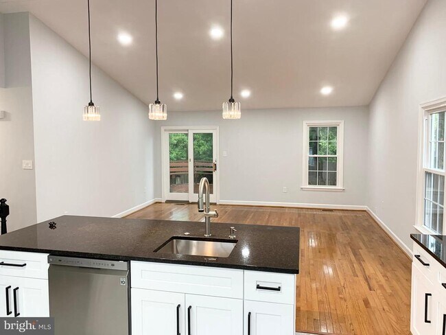 Building Photo - 14009 Saddleview Dr