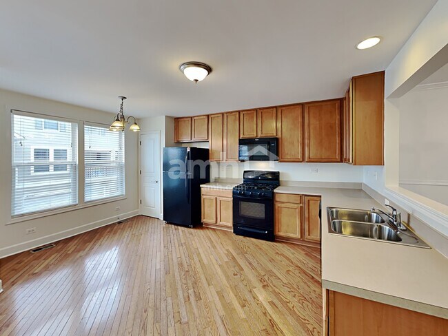 Foto del edificio - 2449 Emily Ln