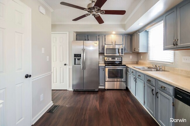 Building Photo - 1577 Trinity Gardens Circle, Clemmons, NC ...
