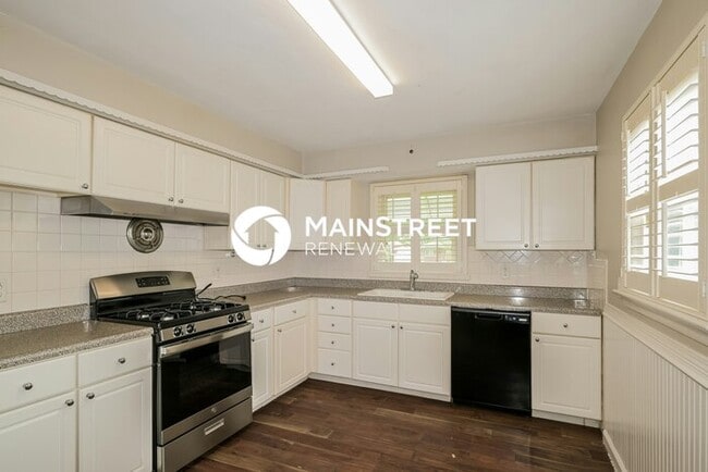 Building Photo - 3 Bedroom Pet-Friendly Home in FLORISSANT,...