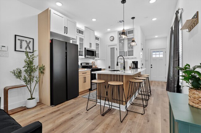 Foto del edificio - 4609 Bricker St