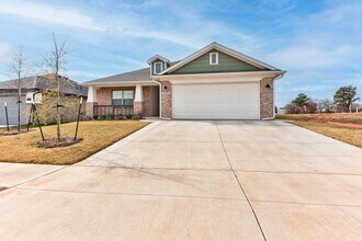 Building Photo - 323 Woodrock St